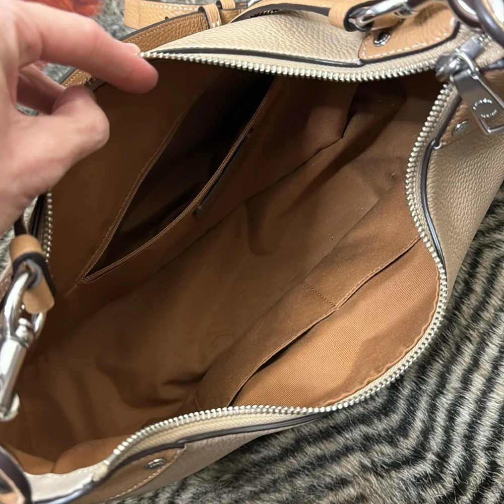 Coach Tan Leather Hobo Beige Handbag‎ Wallet Casual Bag EUC